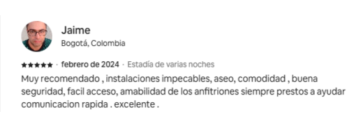 Reseña de Jaime con una calificación de 5 estrellas, resaltando instalaciones impecables, seguridad y comunicación rápida con los anfitriones.