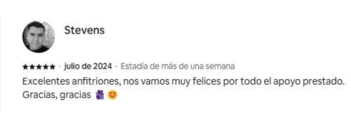 Reseña de Stevens con una calificación de 5 estrellas, agradeciendo el apoyo prestado por los anfitriones y expresando felicidad con la experiencia.